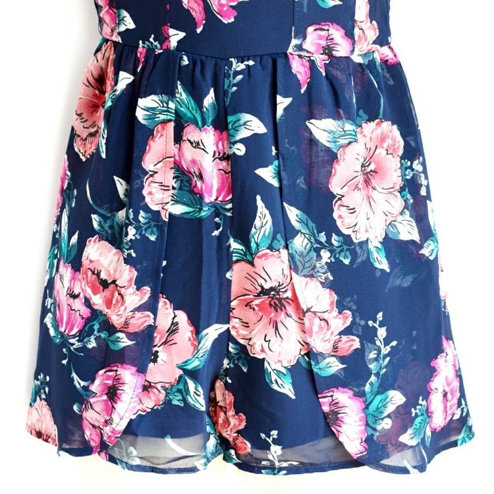 NWOT Floral Romper - Picture 5 of 5